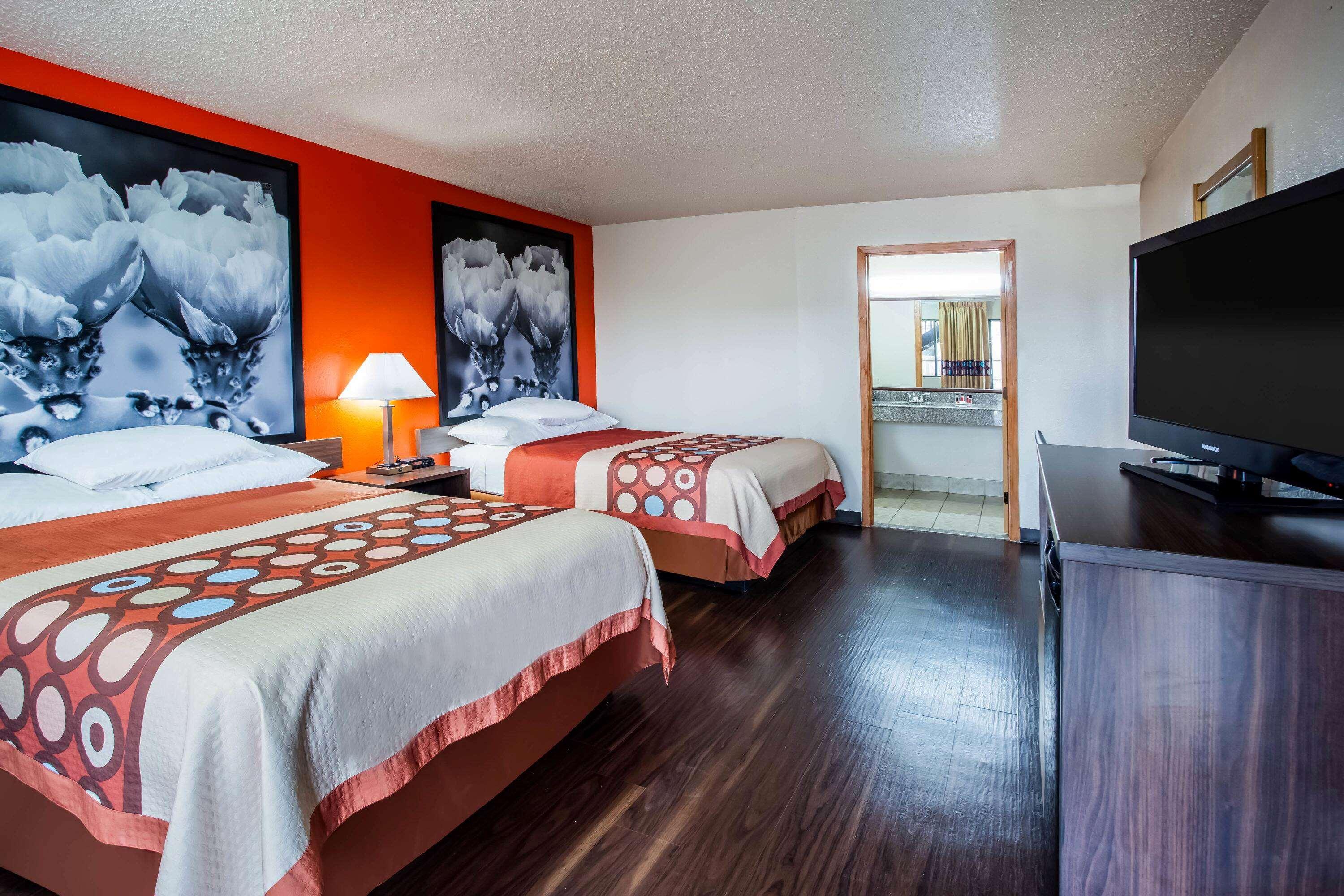 Super 8 By Wyndham Giddings Hotel Ngoại thất bức ảnh