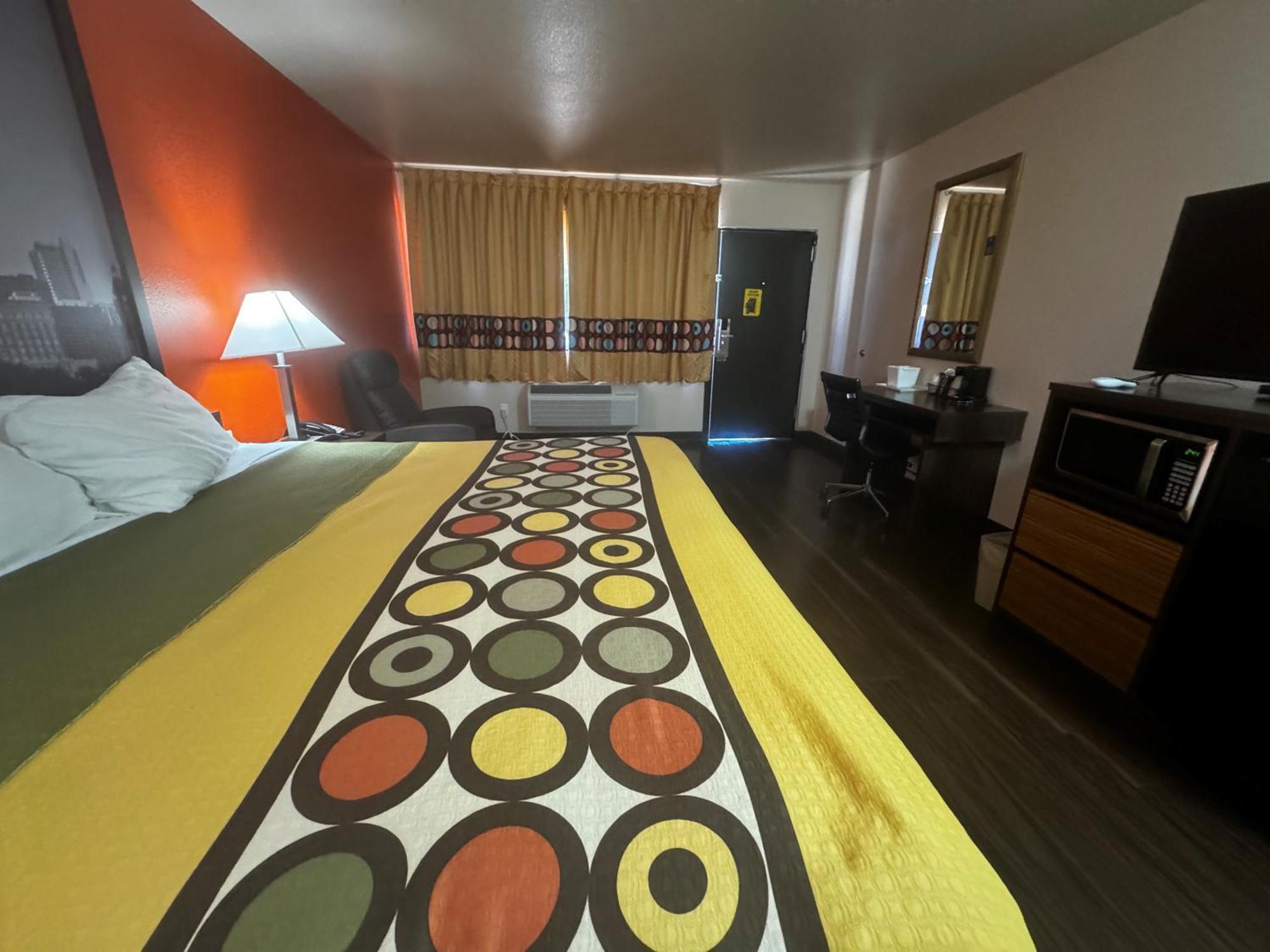 Super 8 By Wyndham Giddings Hotel Ngoại thất bức ảnh